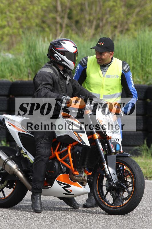 /Archiv-2025/10 23.04.2025 Cornu Master School ADR/gruen-vert/16